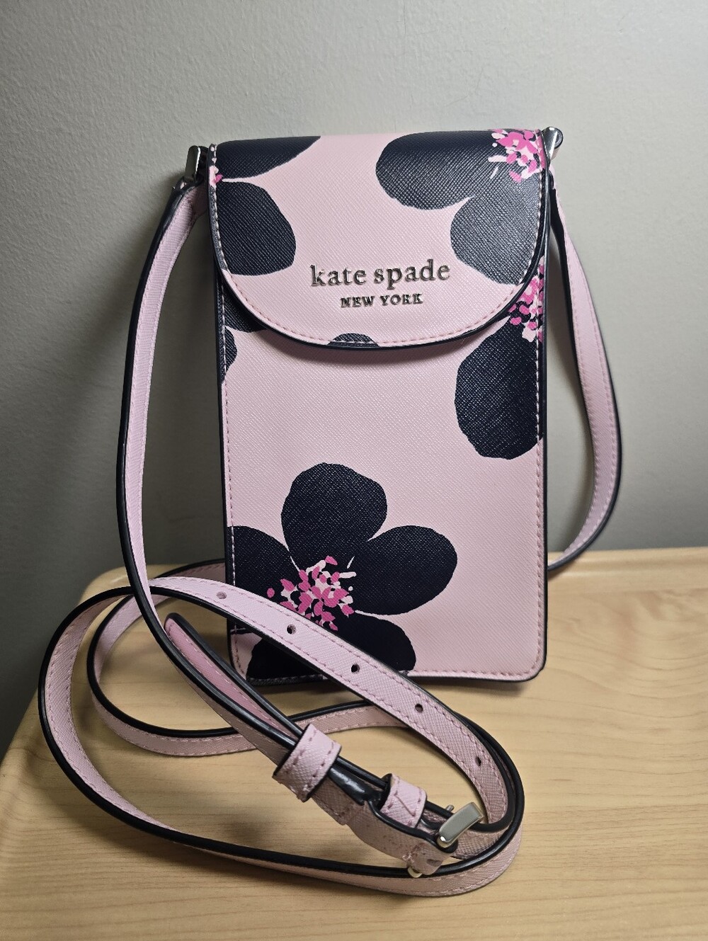 KATE SPADE Pink & Black Floral Crossbody Phone Bag ID Bag Purse **